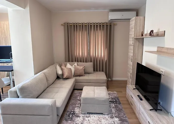 Ledia\'S Apartment