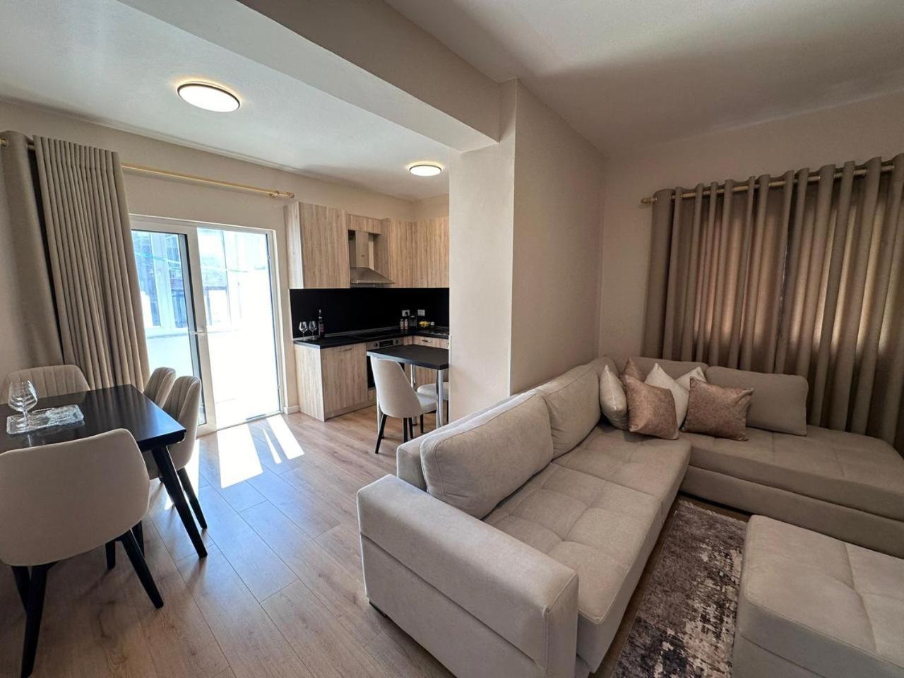 Ledia's Apartament *