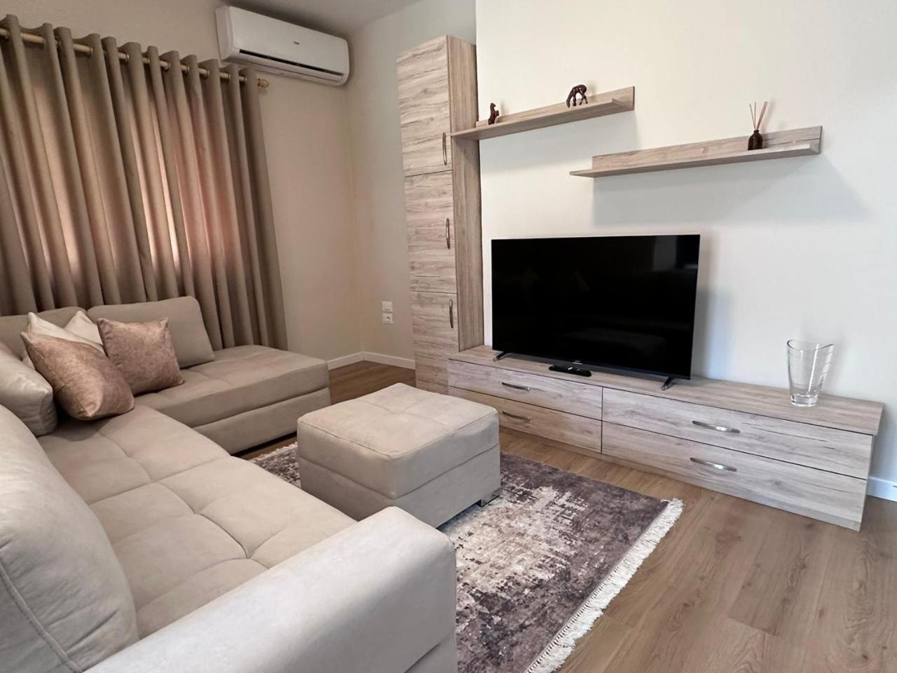 Ledia's Apartament *