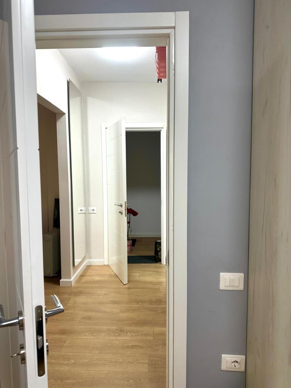 Apartament Ledia's